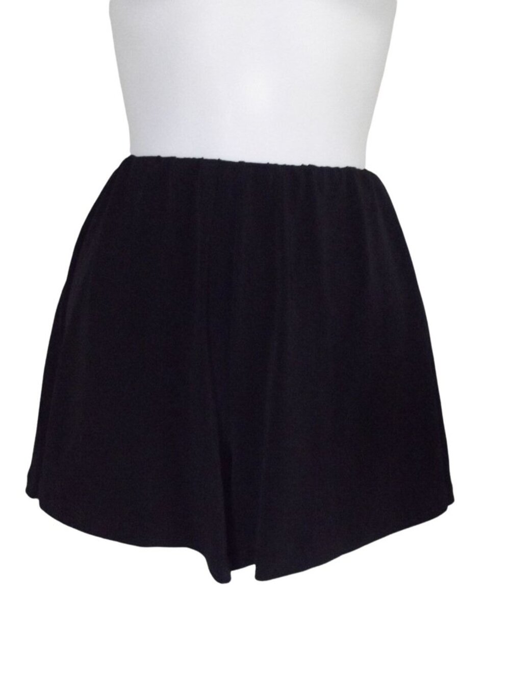 Fredericks Shorts Womens Sz Small Solid Black pull-on high rise stretch